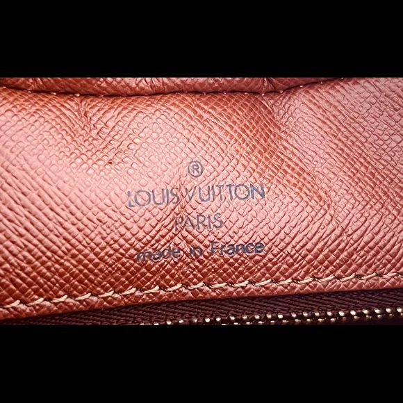 Authentic Louis Vuitton Monogram Bolougne 30 - Picture 3 of 16